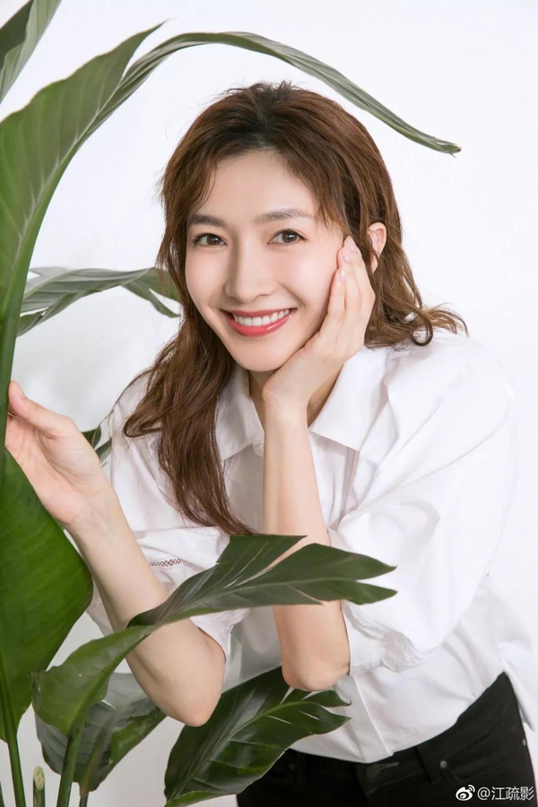 你離自然透亮發光的妝容只差一步
